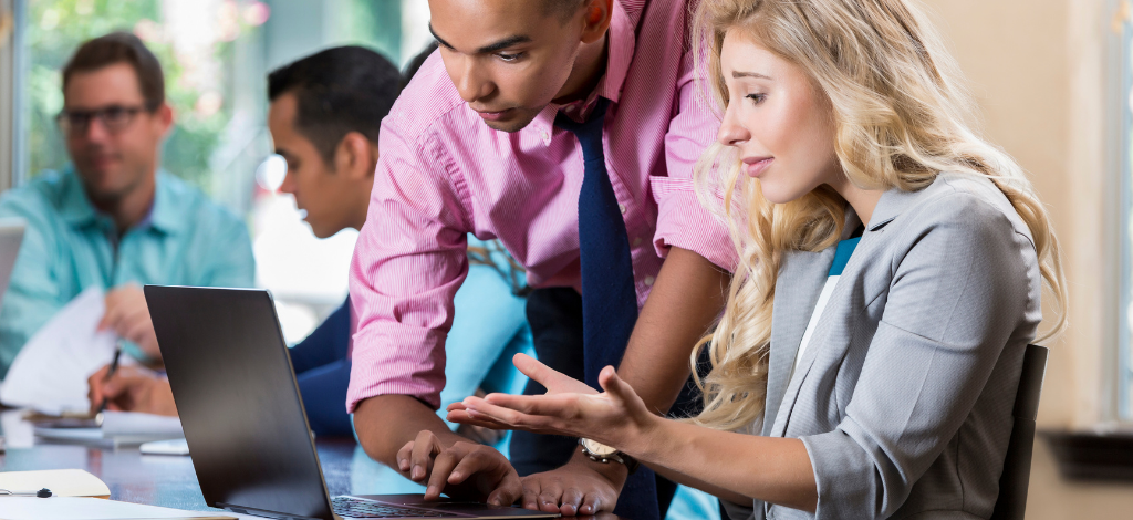 DIY vs Helpdesk Support: Risks and Consequences You Need to Know